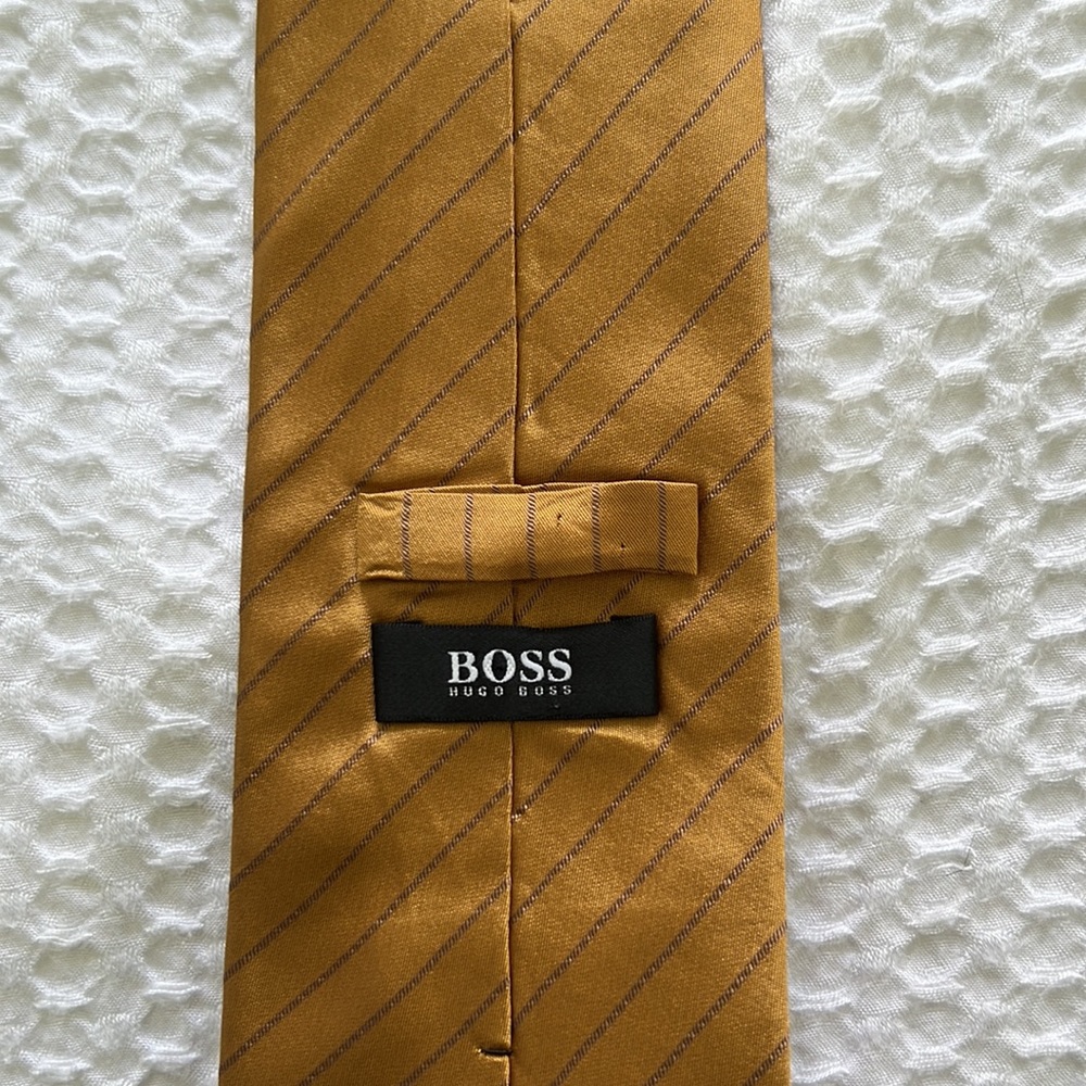 Hugo Boss gold Tie - Picture 2 of 2